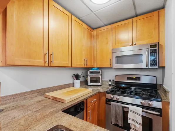 187 Wayne Street image 7 of 37