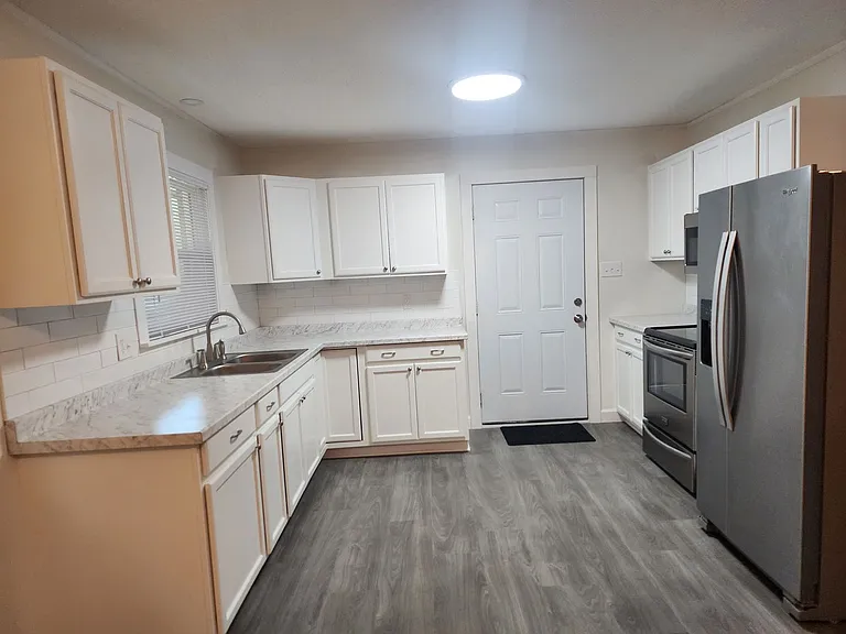 1020 N Center St — Photo 6