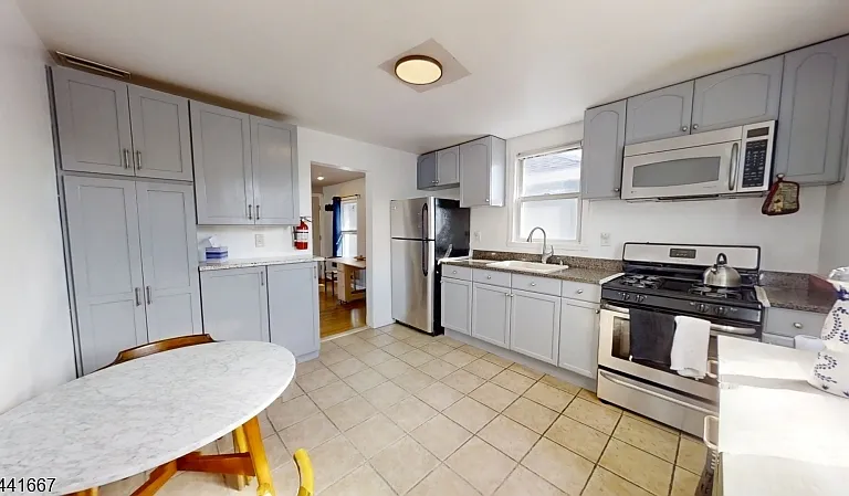 408 Forest St — Photo 18