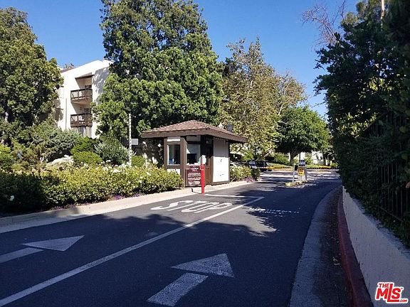 2nd image of 11101 Summertime Ln #101