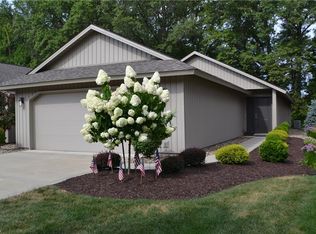 8556 Woodbridge Ct, North Ridgeville, OH 44039