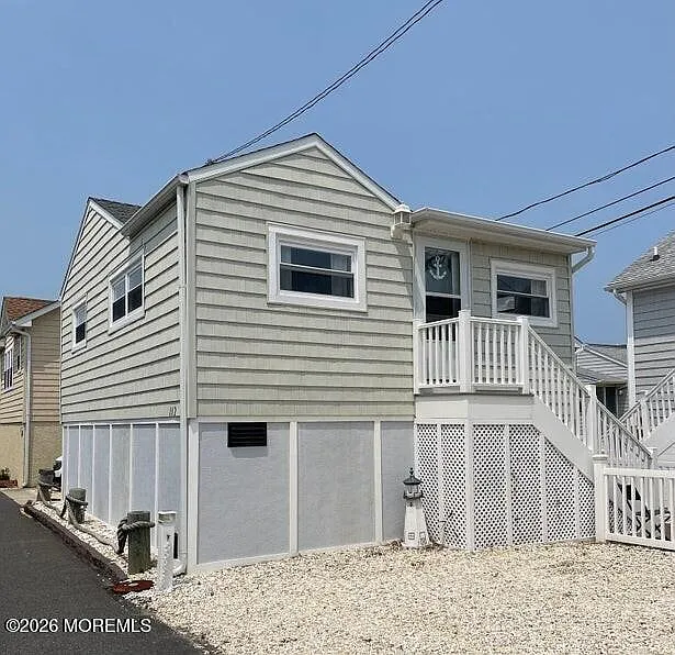 112 W Tide Way