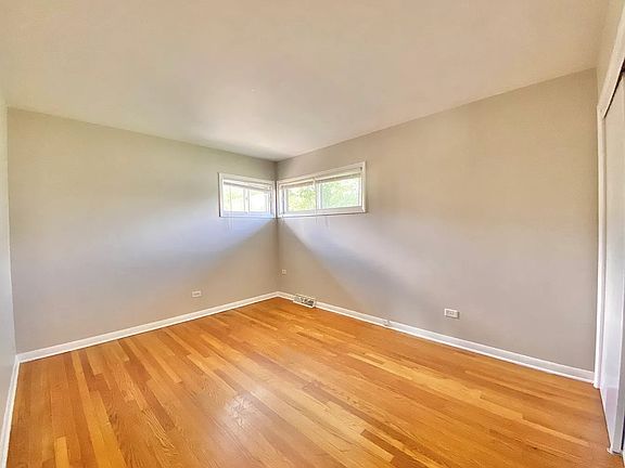 5th image of 55 E Craig Dr