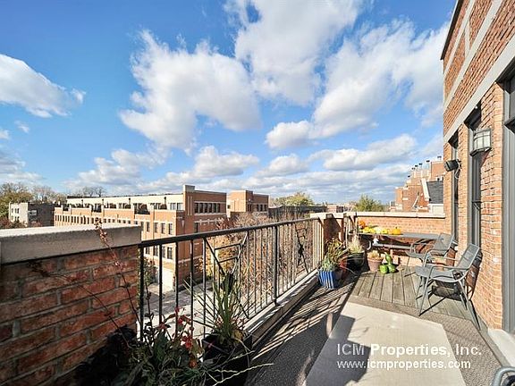 3rd image of 3829 N Southport Ave #4W