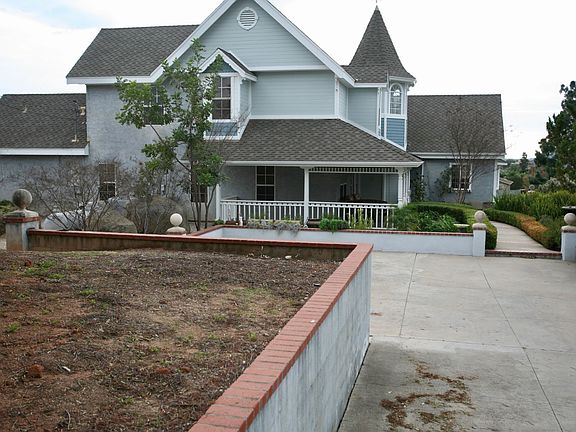 2nd image of 10031 Valle Caballo Ln