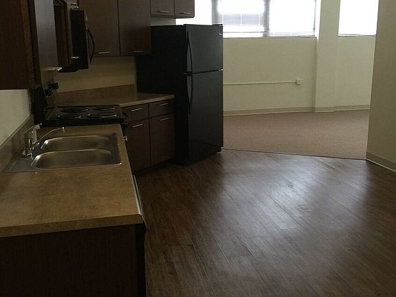 4th image of 1725 Broadway Ave #17586795