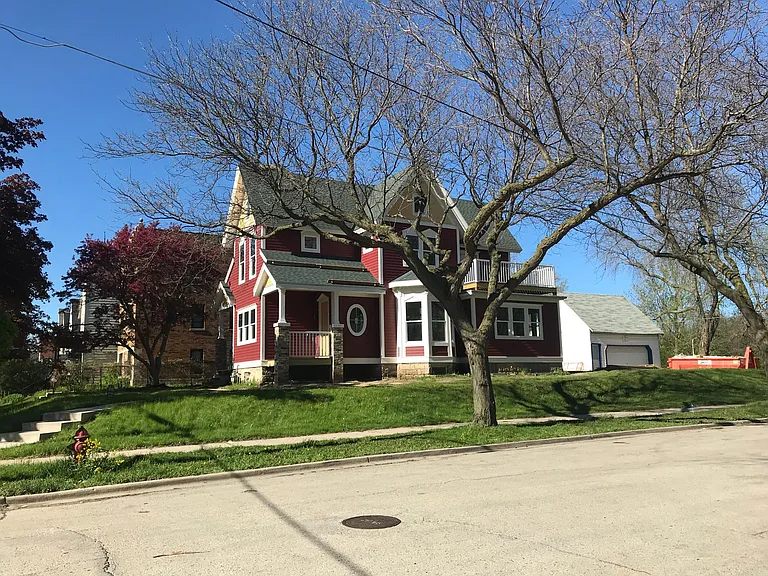 2204 N Booth St — Photo 1