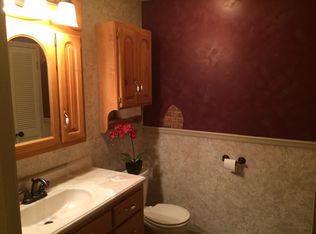 1910 Brookgreen Dr, Jefferson City, MO 65101