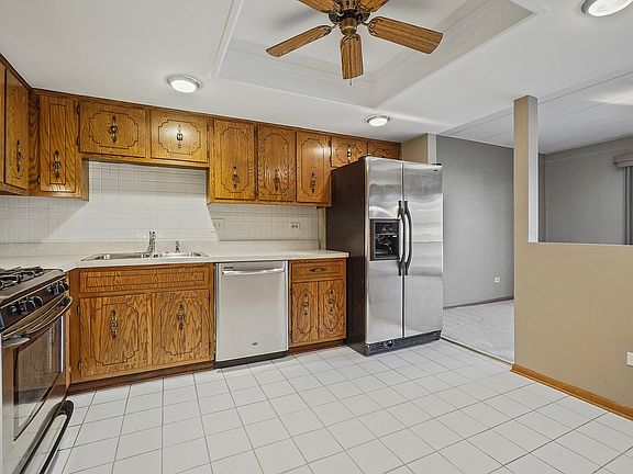 2nd image of 15725 Foxbend Ct APT 1W