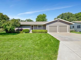2903 Bluestem Ct, Newton, KS 67117