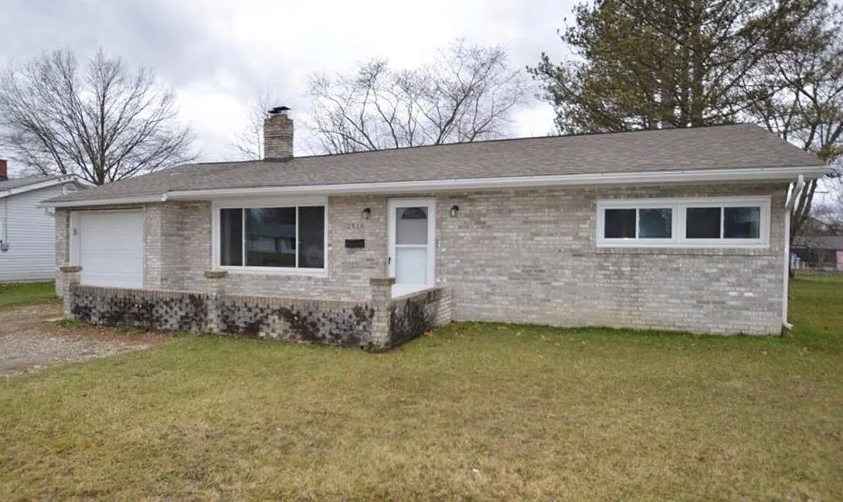2516 Amberly St photo 1