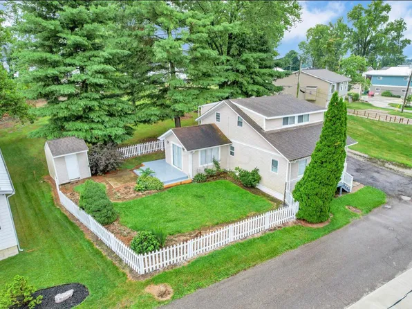 100 Lakeview Dr, Buckeye Lake, OH 43008