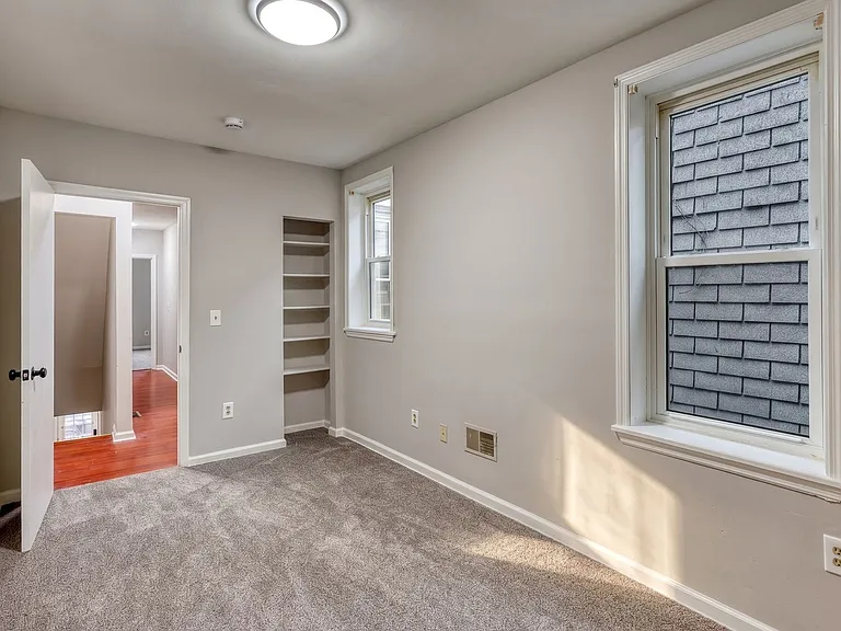 515 Seneca St — Photo 21