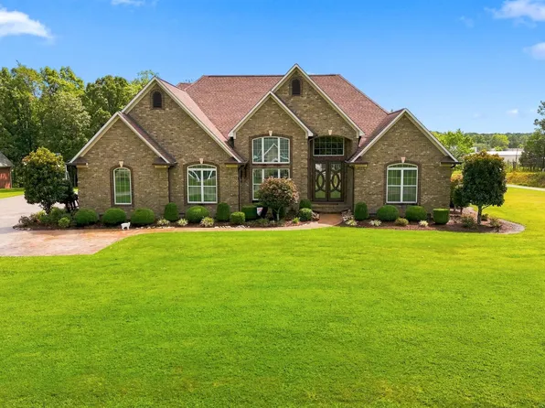 48 Airport Ct, Waverly, TN 37185