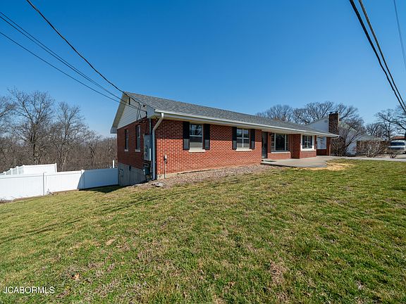 2nd image of 5214 Henwick Ln