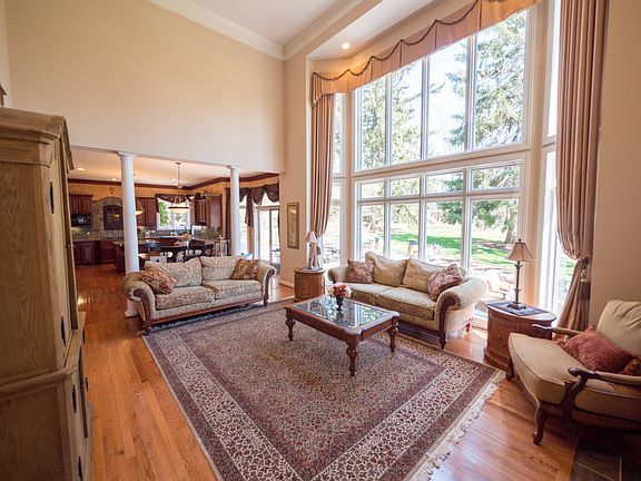 4th image of 20760 Turnberry Blvd