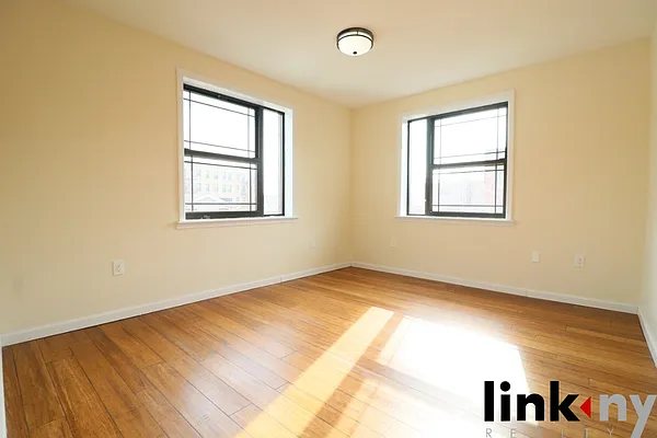 Rented by Link NY Realty | media 24