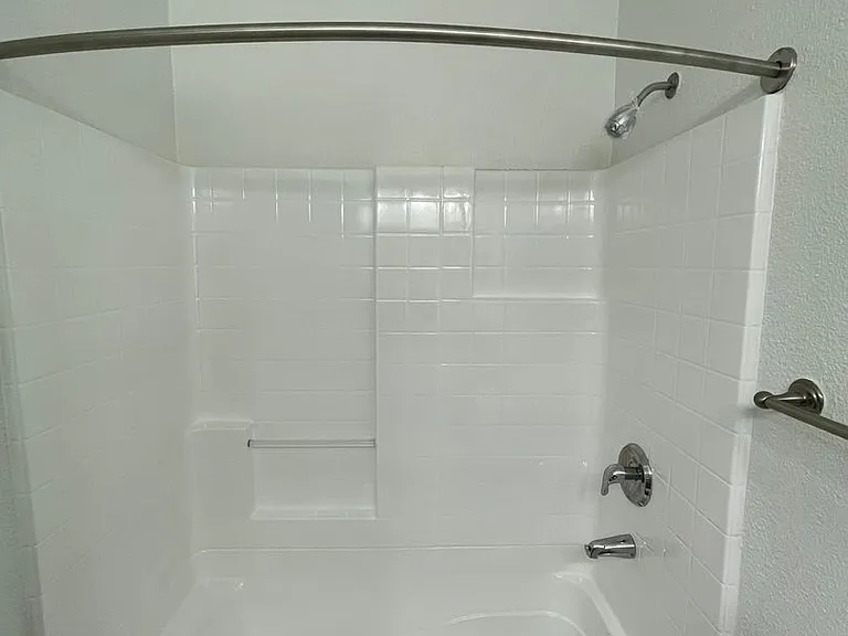 Park Plaza Apartments — Photo 90