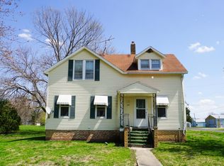 335 S Chestnut St, Blandinsville, IL 61420