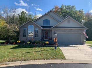 18 Forest Lake Dr, North Tonawanda, NY 14120