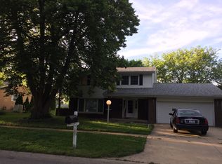 3226 Lakeshore Dr, Champaign, IL