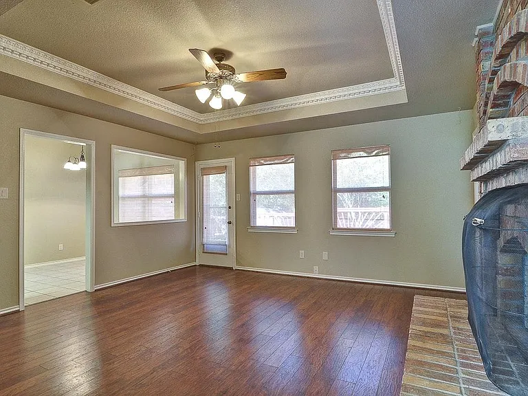 316 Bremen Dr — Photo 5