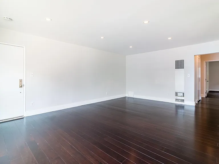 8421 Clinton St #101 — Photo 6