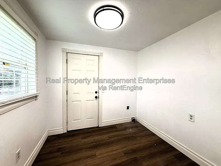 418 S Main Ave — Photo 12