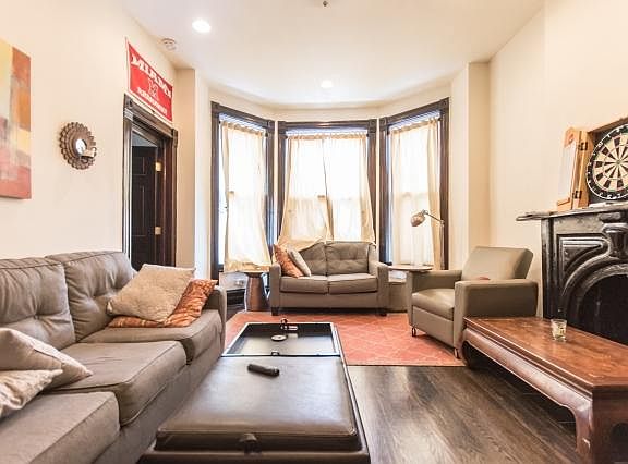 2nd image of 2465 N Lincoln Ave #2
