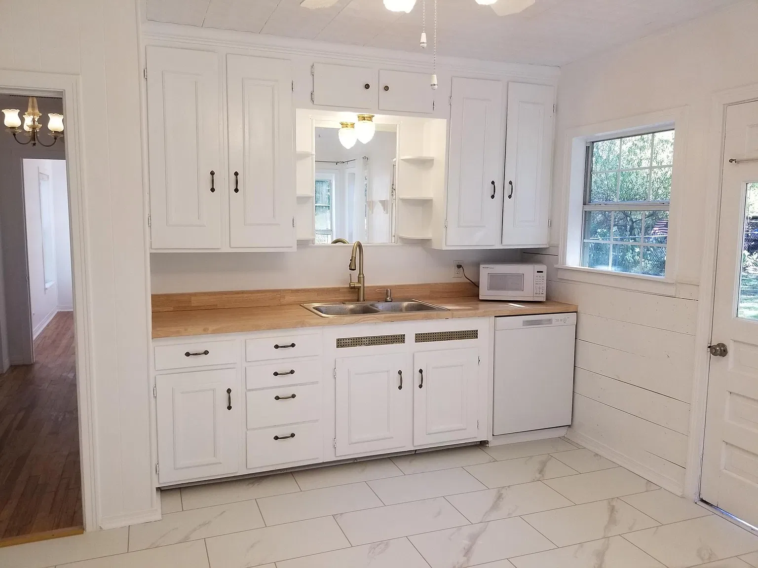 2 bed, 1400 sqft, $1,700 — Photo 3