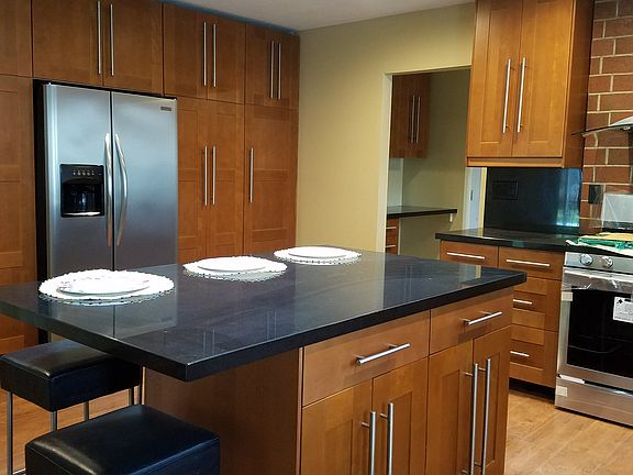 5th image of 29 Cottage Dr