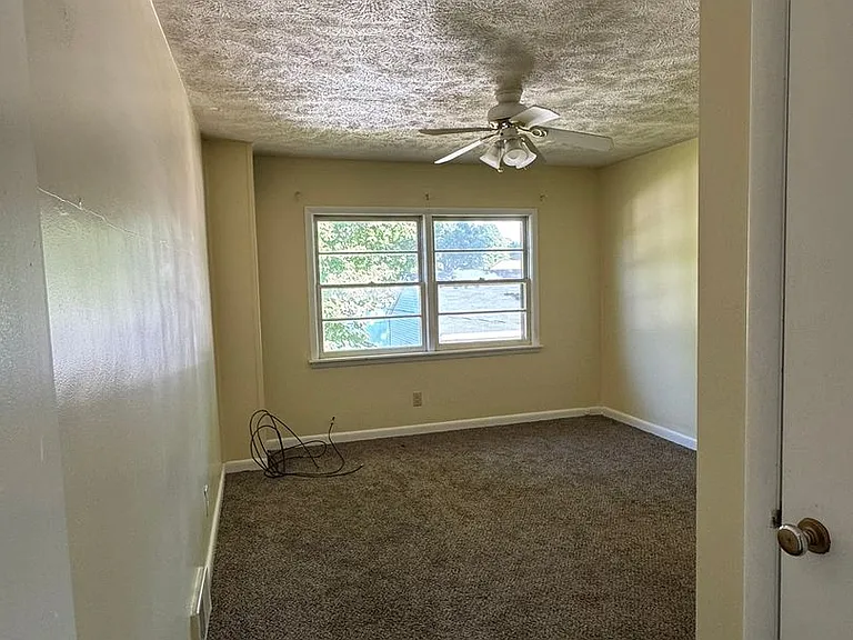 1127 Lodge Ave — Photo 8