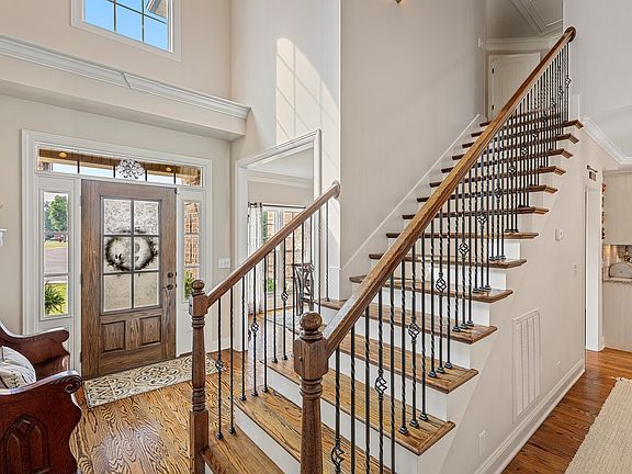 2nd image of 114 Hyacinth Ct