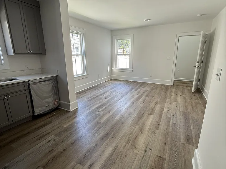 1950 Main St #2 — Photo 3