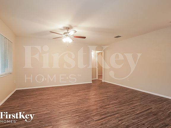 3rd image of 1931 SE 10th Pl