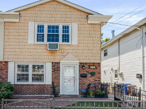 3720 Brookside St, Little Neck, NY 11363