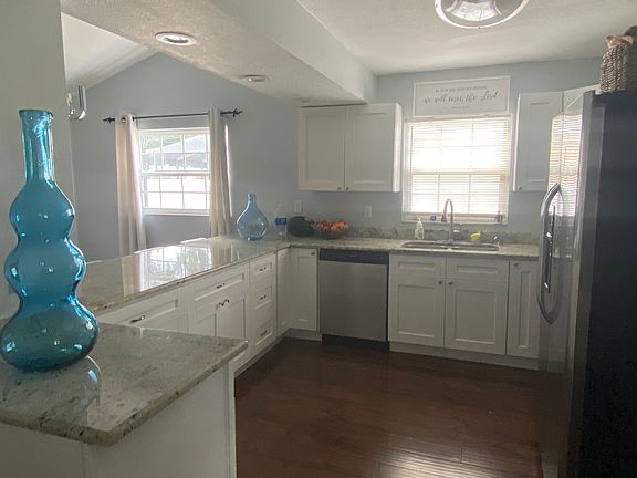 5th image of 2411 Devonwoode Pl