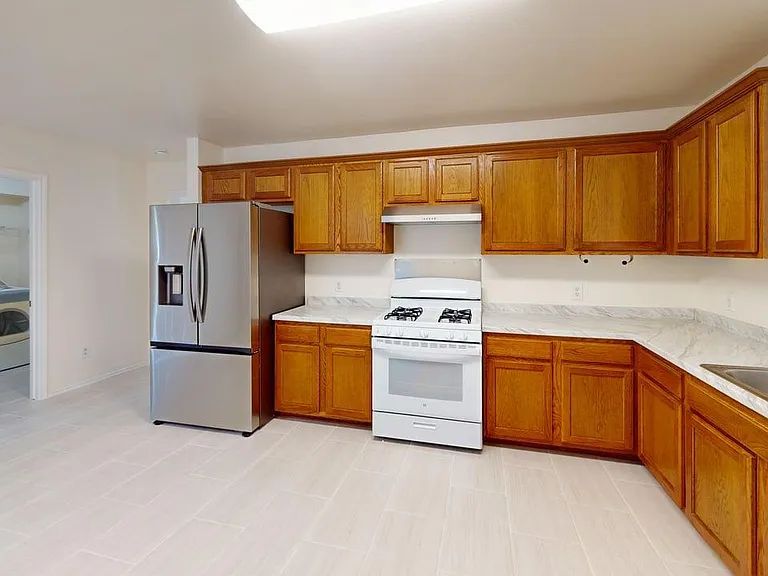 1325 Darjeeling Dr — Photo 4