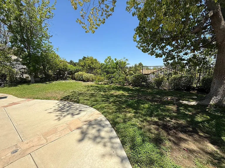 990 Clear Sky Pl — Photo 18