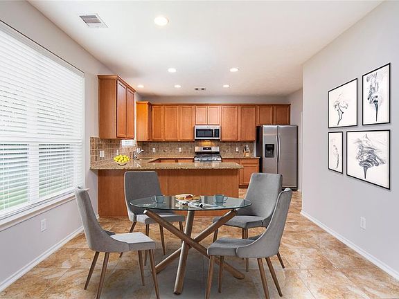 5th image of 6 Craven Park Ct