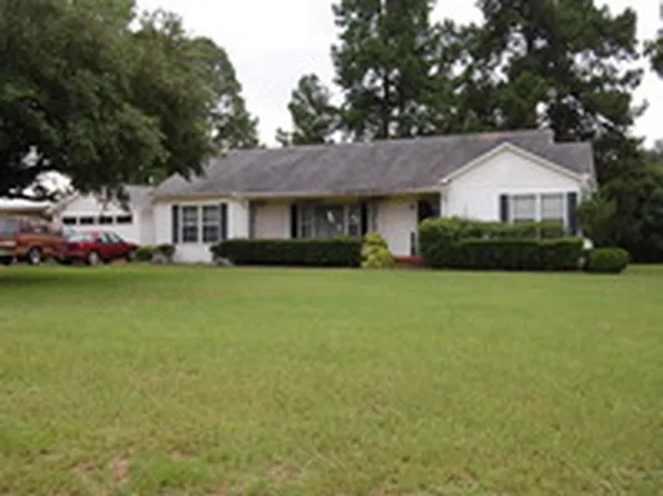 370 Highway 82 E, Magnolia, AR 71753