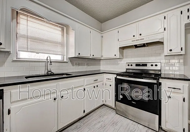 605 W Clarke St — Photo 17