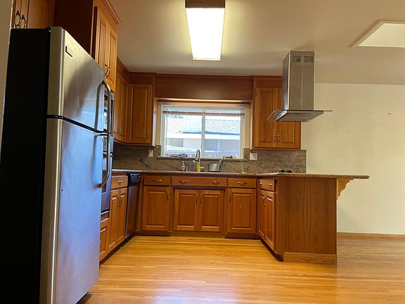 4th image of 3375 Gonzaga Pl