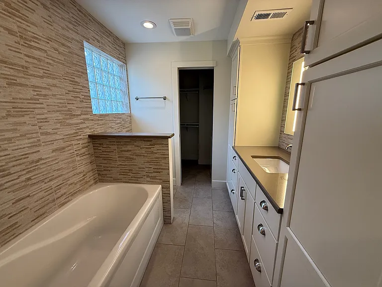 3029 Zenobia St — Photo 13