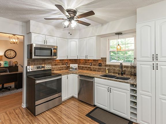 5th image of 7920 Dawson Dr