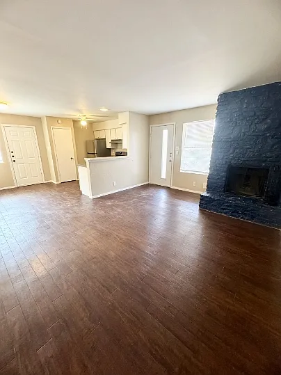 2 bed, 780 sqft, $1,275 — Photo 2