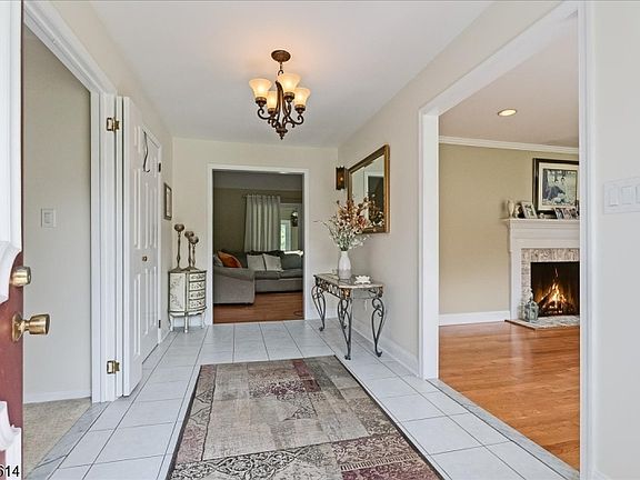 3rd image of 378 Ridge Rd