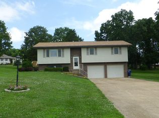 1007 Cedar Ridge Dr, Houston, MO 65483