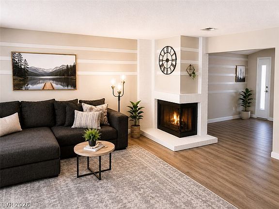 3rd image of 2371 Pickwick Dr #73