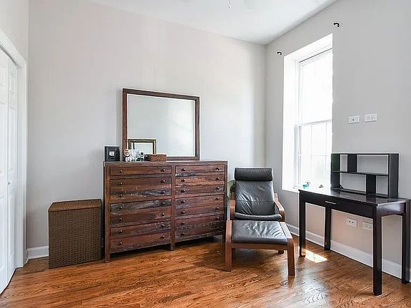 4th image of 1837 N Wolcott Ave #1